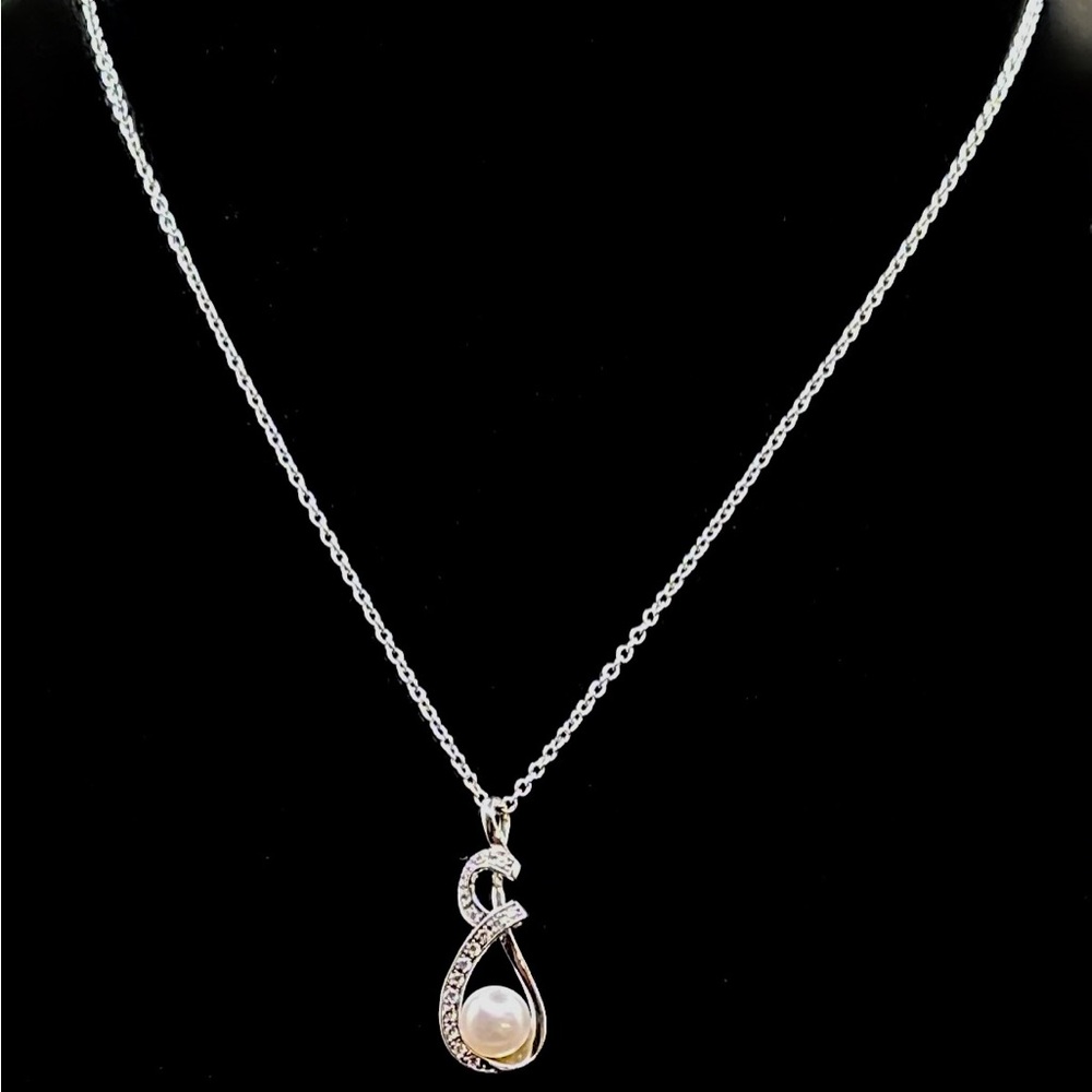 Vintage Honora Sterling Silver Infinity‑Curve Pearl Pendant Necklace